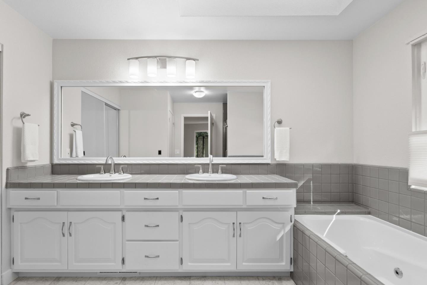 Detail Gallery Image 31 of 78 For 3580 Misty Ln, Aptos,  CA 95003 - 4 Beds | 3/1 Baths
