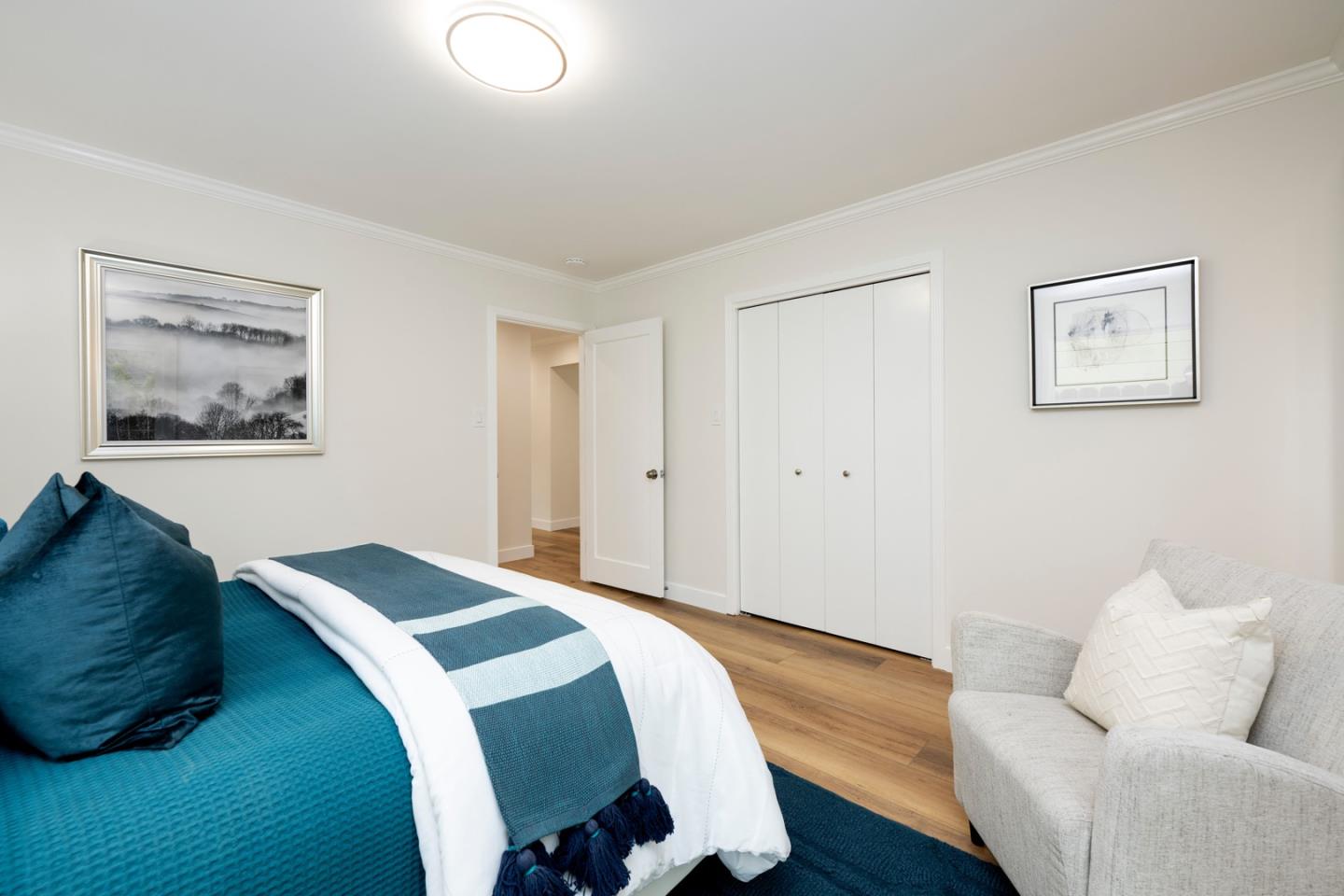 Detail Gallery Image 12 of 21 For 1438 Oakhurst Ave, San Carlos,  CA 94070 - 2 Beds | 2 Baths