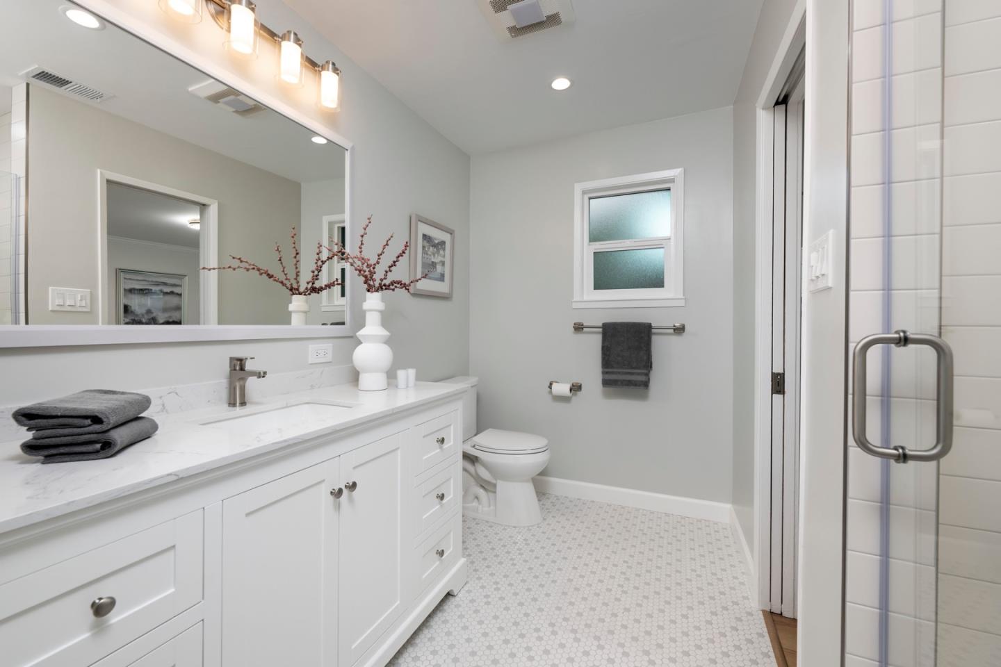 Detail Gallery Image 13 of 21 For 1438 Oakhurst Ave, San Carlos,  CA 94070 - 2 Beds | 2 Baths
