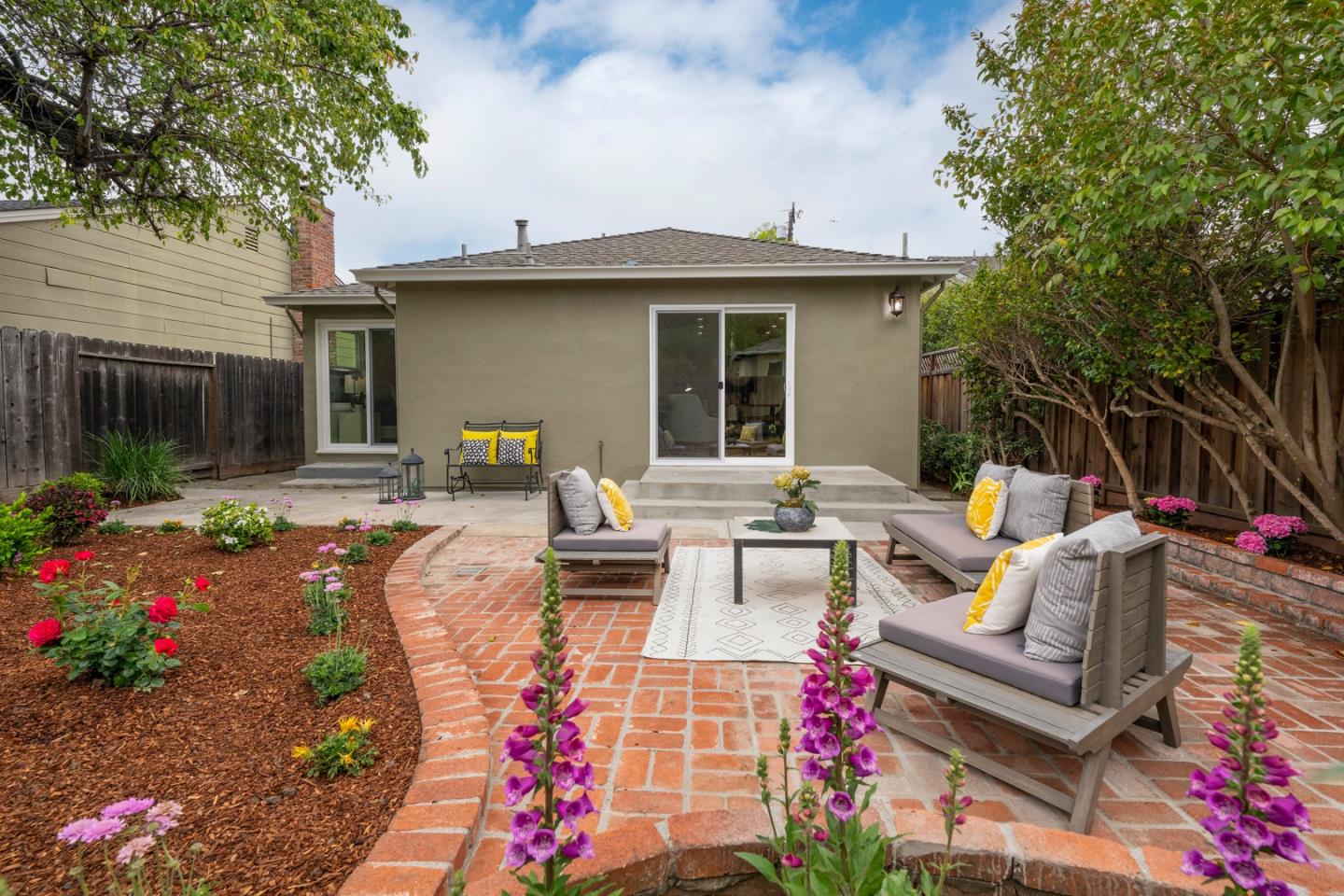 Detail Gallery Image 18 of 21 For 1438 Oakhurst Ave, San Carlos,  CA 94070 - 2 Beds | 2 Baths