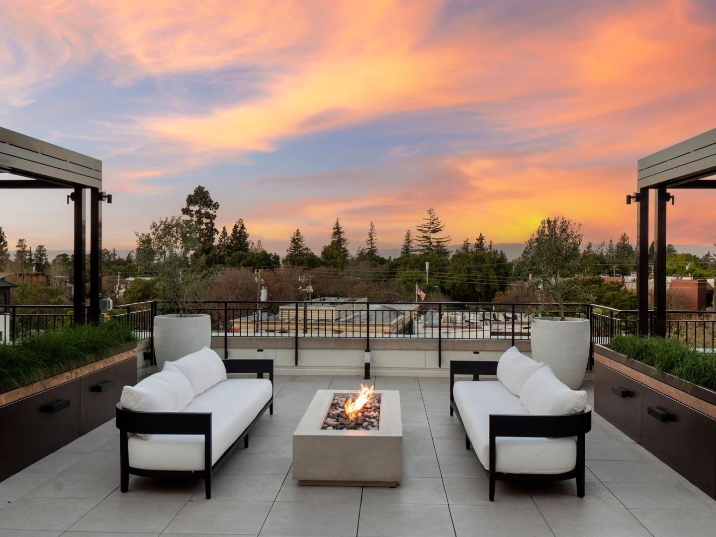 Detail Gallery Image 18 of 18 For 450 1st St #107,  Los Altos,  CA 94022 - 2 Beds | 2 Baths