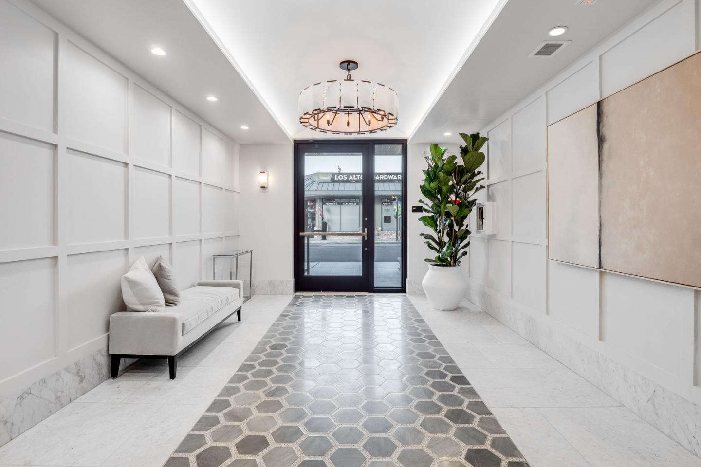 Detail Gallery Image 3 of 18 For 450 1st St #107,  Los Altos,  CA 94022 - 2 Beds | 2 Baths