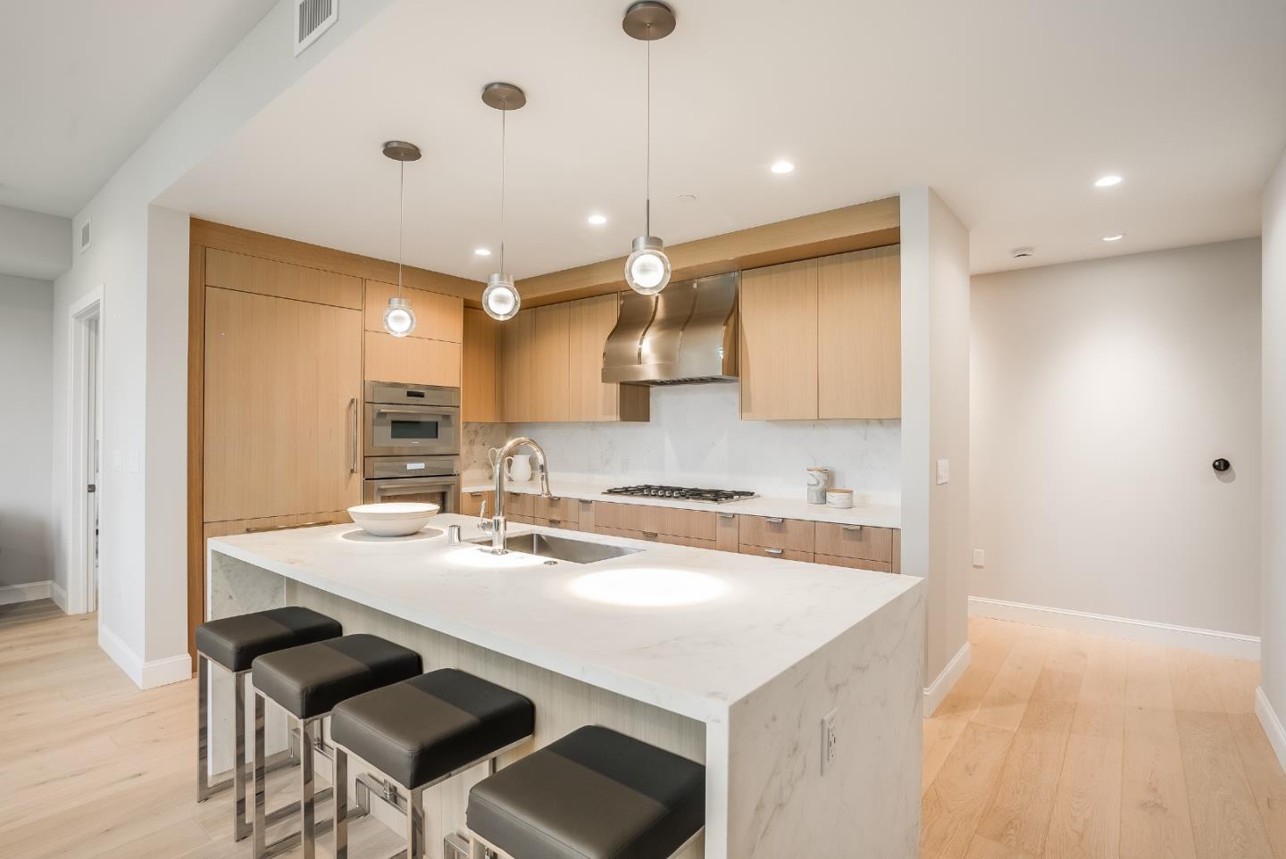 Detail Gallery Image 5 of 18 For 450 1st St #107,  Los Altos,  CA 94022 - 2 Beds | 2 Baths