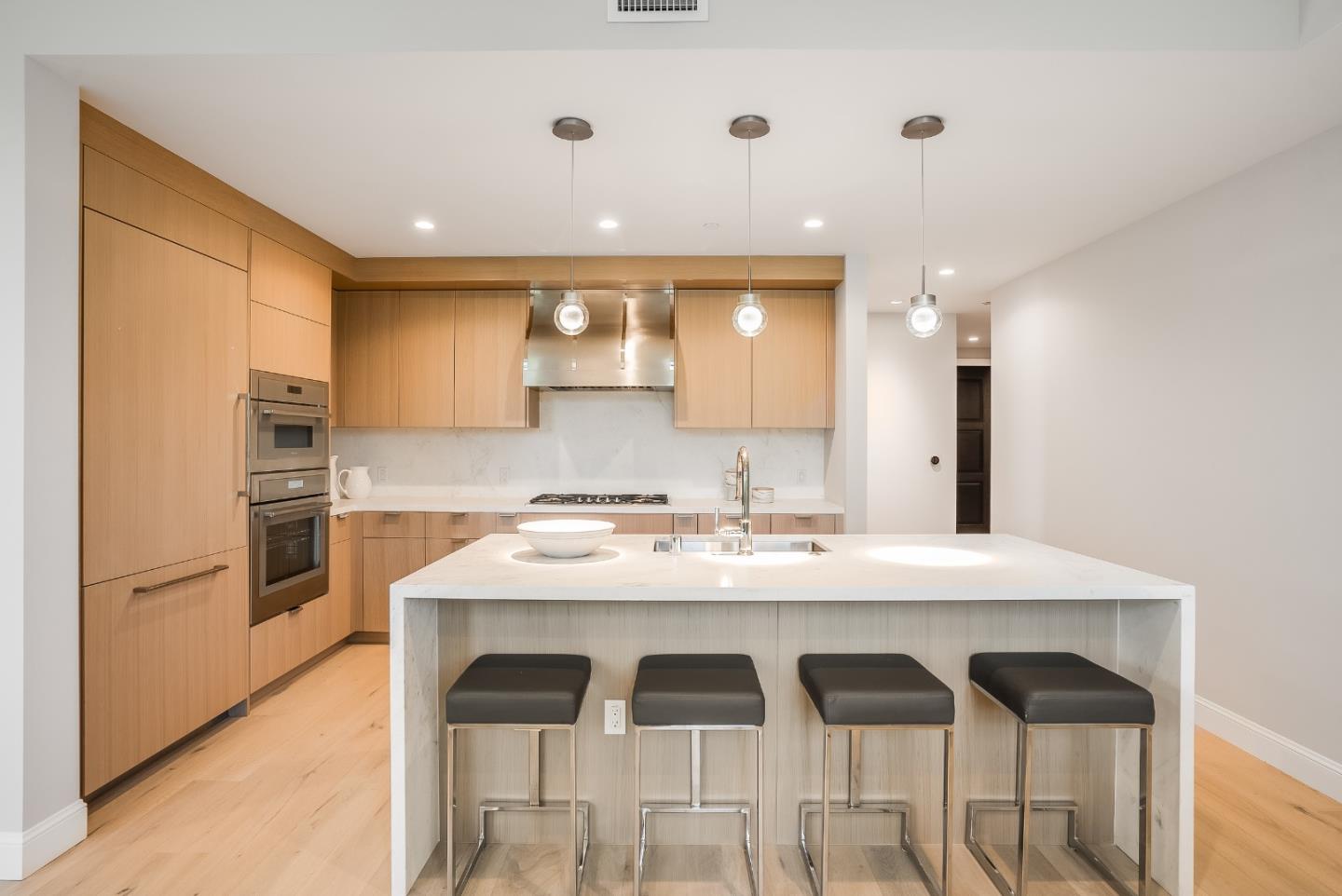 Detail Gallery Image 6 of 18 For 450 1st St #107,  Los Altos,  CA 94022 - 2 Beds | 2 Baths