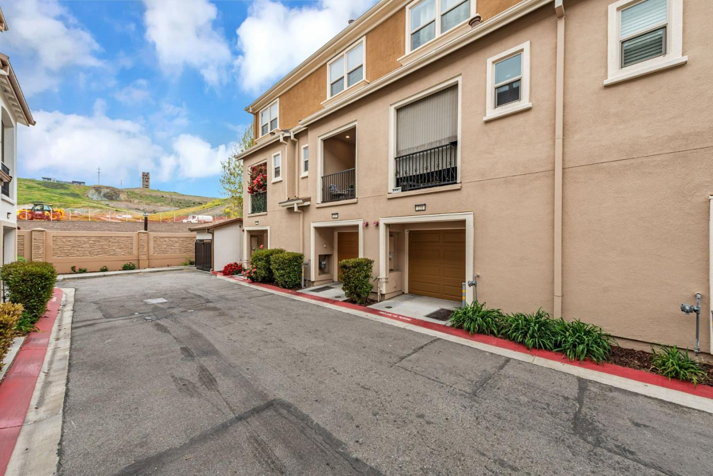 Detail Gallery Image 3 of 47 For 227 Siderno Ct, San Jose,  CA 95111 - 2 Beds | 2/1 Baths