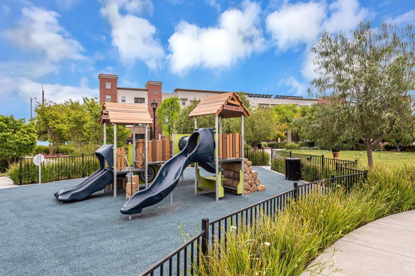 Detail Gallery Image 6 of 47 For 227 Siderno Ct, San Jose,  CA 95111 - 2 Beds | 2/1 Baths