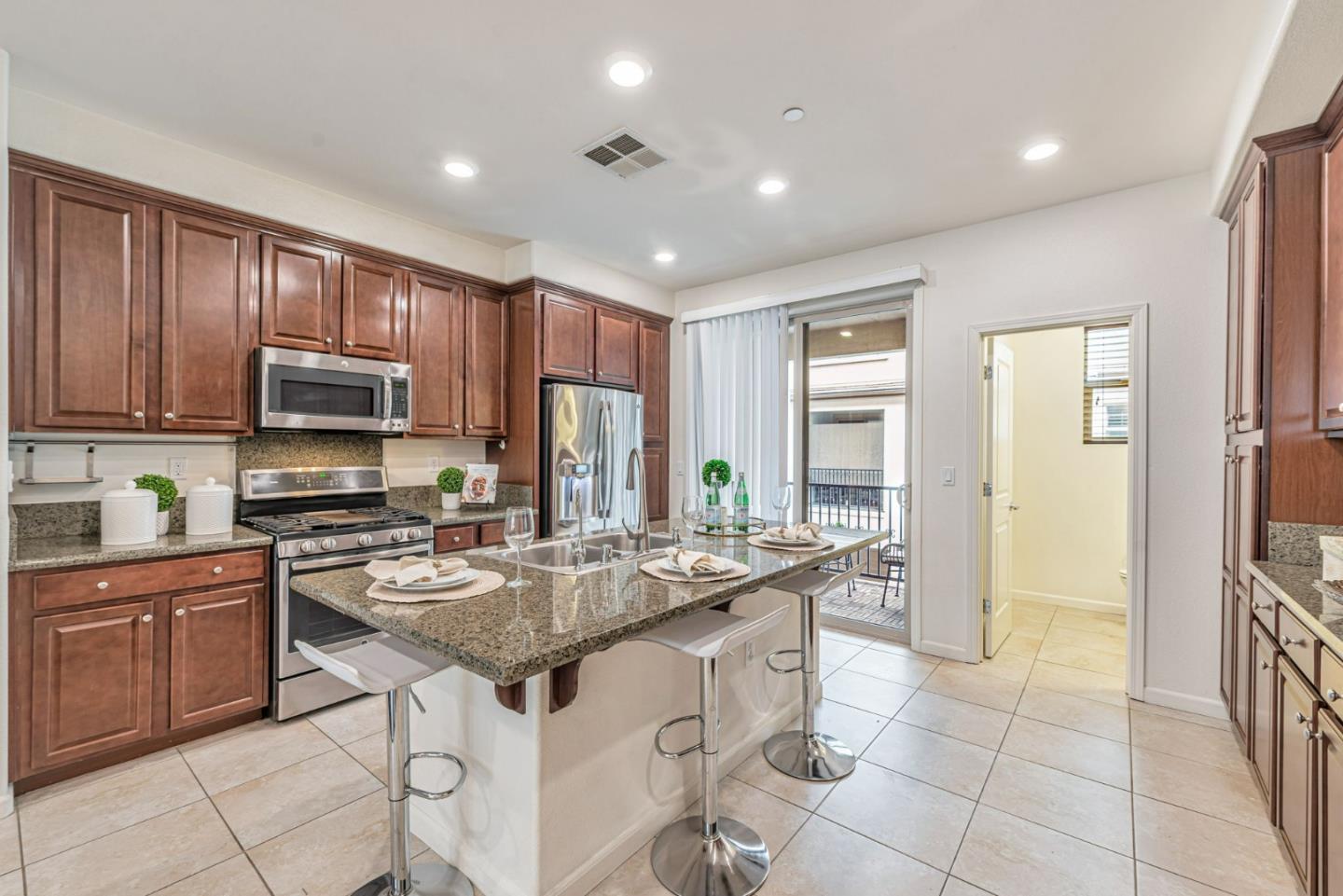 Detail Gallery Image 9 of 47 For 227 Siderno Ct, San Jose,  CA 95111 - 2 Beds | 2/1 Baths