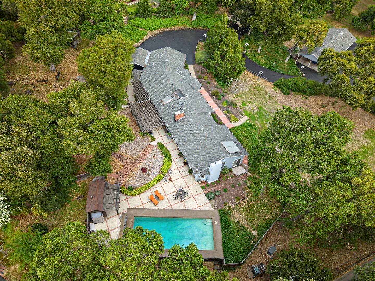 Detail Gallery Image 5 of 89 For 18301 Idylwild Rd, Los Gatos,  CA 95033 - 4 Beds | 3 Baths