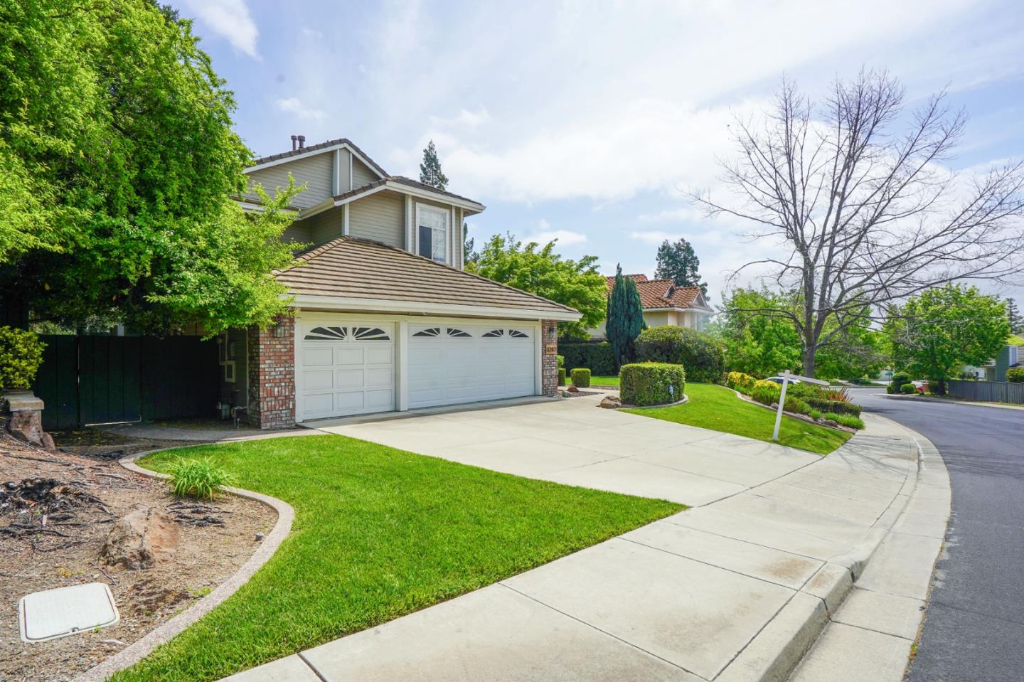 Detail Gallery Image 3 of 55 For 3287 Edinburgh Dr, Livermore,  CA 94551 - 4 Beds | 3 Baths