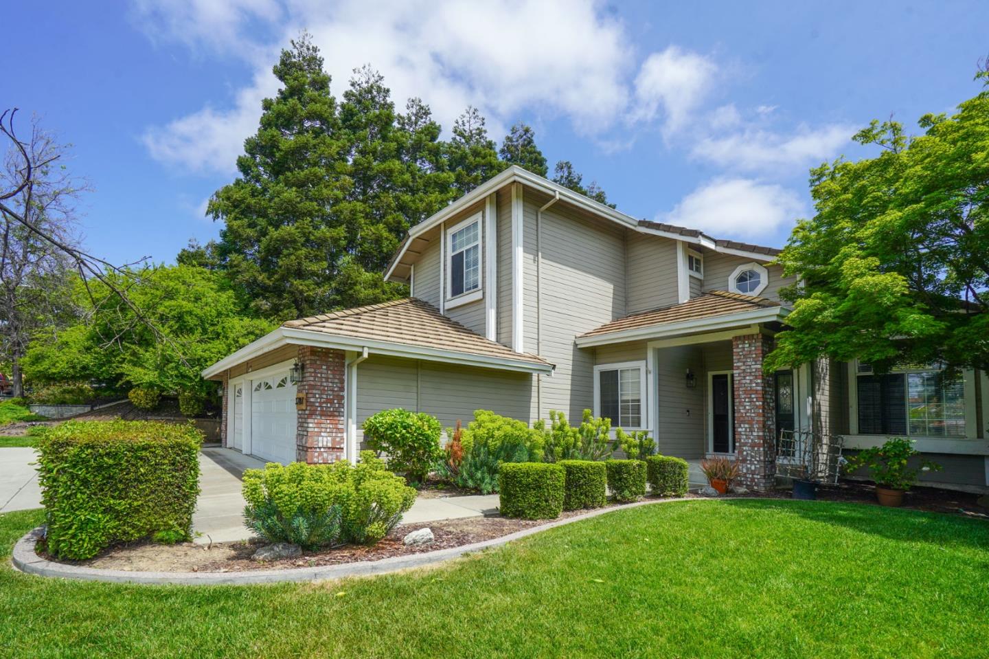 Detail Gallery Image 4 of 55 For 3287 Edinburgh Dr, Livermore,  CA 94551 - 4 Beds | 3 Baths