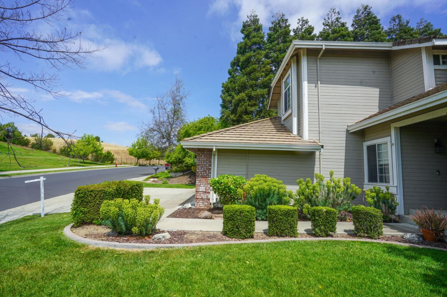 Detail Gallery Image 5 of 55 For 3287 Edinburgh Dr, Livermore,  CA 94551 - 4 Beds | 3 Baths