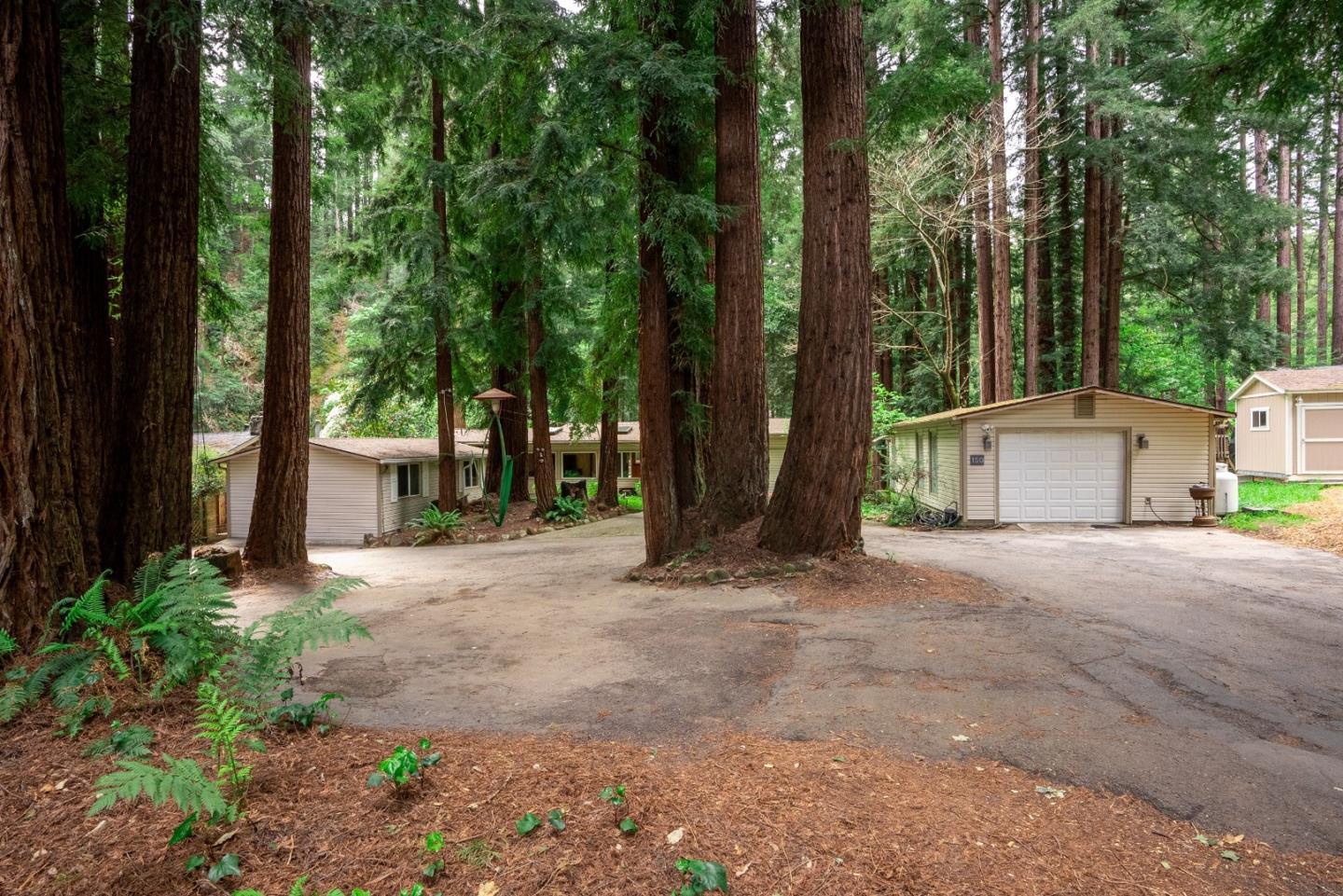 Detail Gallery Image 2 of 29 For 150 Evergreen Rd, Boulder Creek,  CA 95006 - 4 Beds | 2/1 Baths
