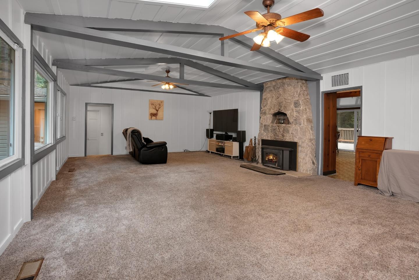 Detail Gallery Image 8 of 29 For 150 Evergreen Rd, Boulder Creek,  CA 95006 - 4 Beds | 2/1 Baths