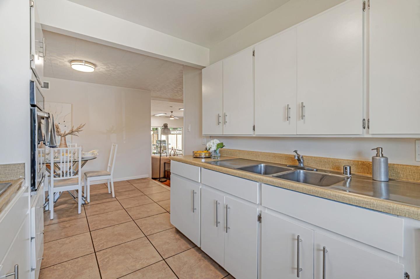 Detail Gallery Image 8 of 28 For 2617 Barcells Ave, Santa Clara,  CA 95051 - 3 Beds | 2 Baths