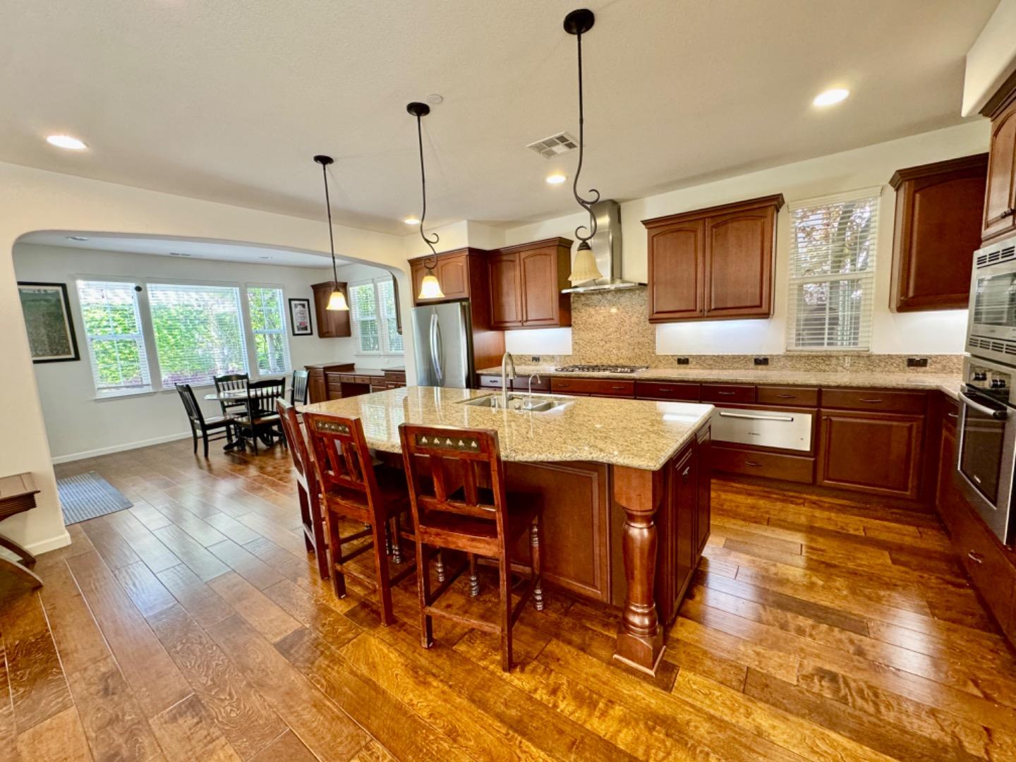 Detail Gallery Image 11 of 50 For 7651 Strath Pl, Gilroy,  CA 95020 - 5 Beds | 4 Baths