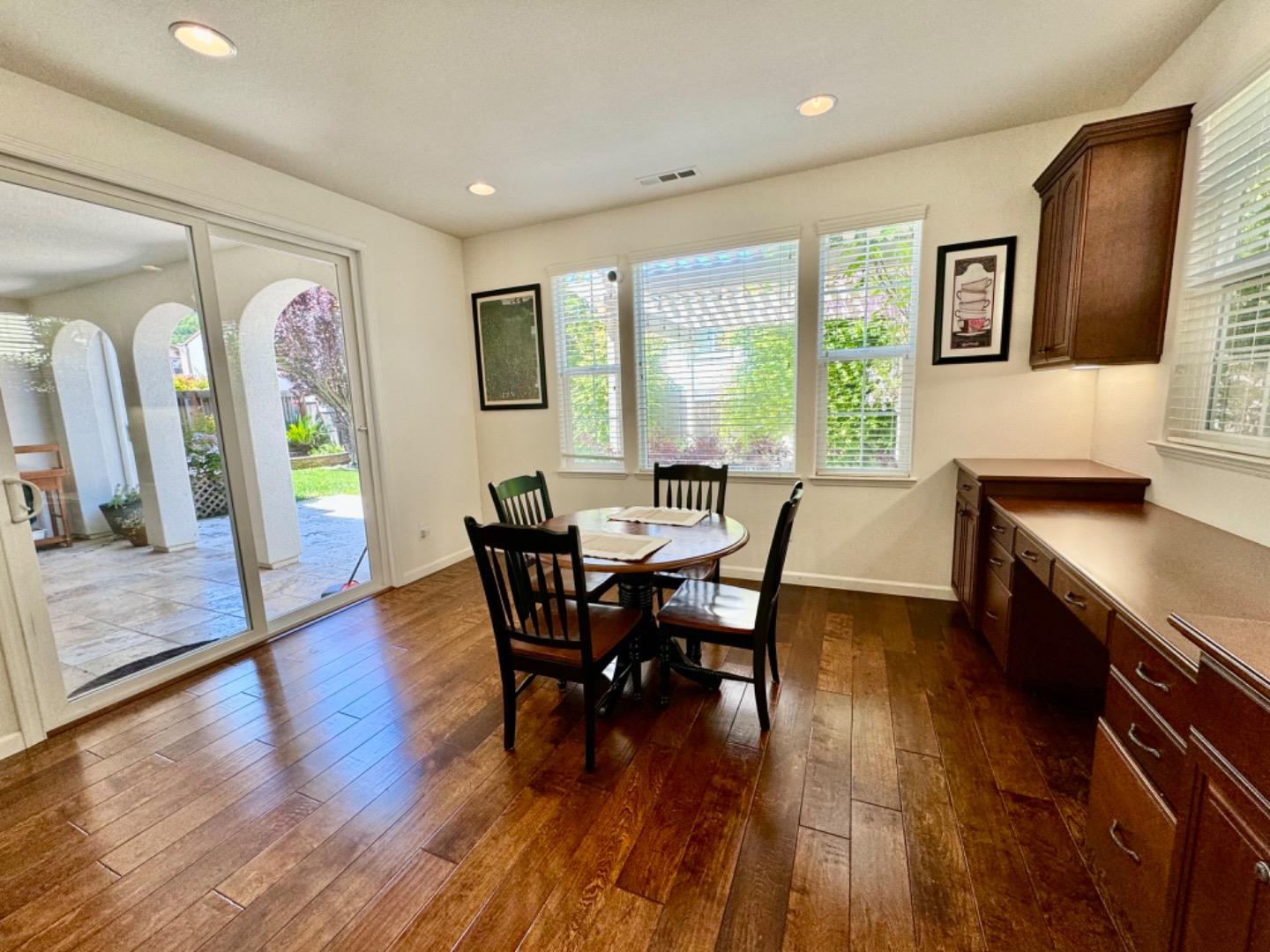 Detail Gallery Image 17 of 50 For 7651 Strath Pl, Gilroy,  CA 95020 - 5 Beds | 4 Baths