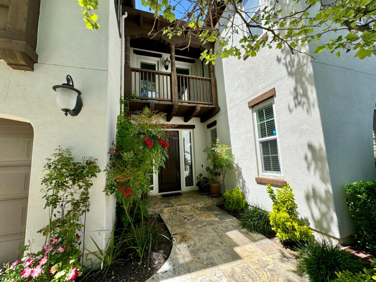Detail Gallery Image 2 of 50 For 7651 Strath Pl, Gilroy,  CA 95020 - 5 Beds | 4 Baths