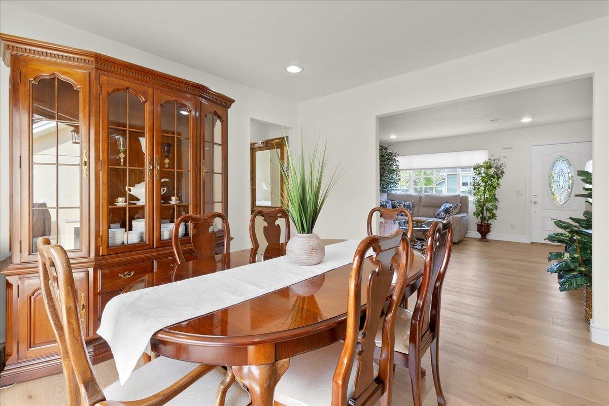 Detail Gallery Image 10 of 34 For 670 Van Buren Cir, Monterey,  CA 93940 - 3 Beds | 2 Baths