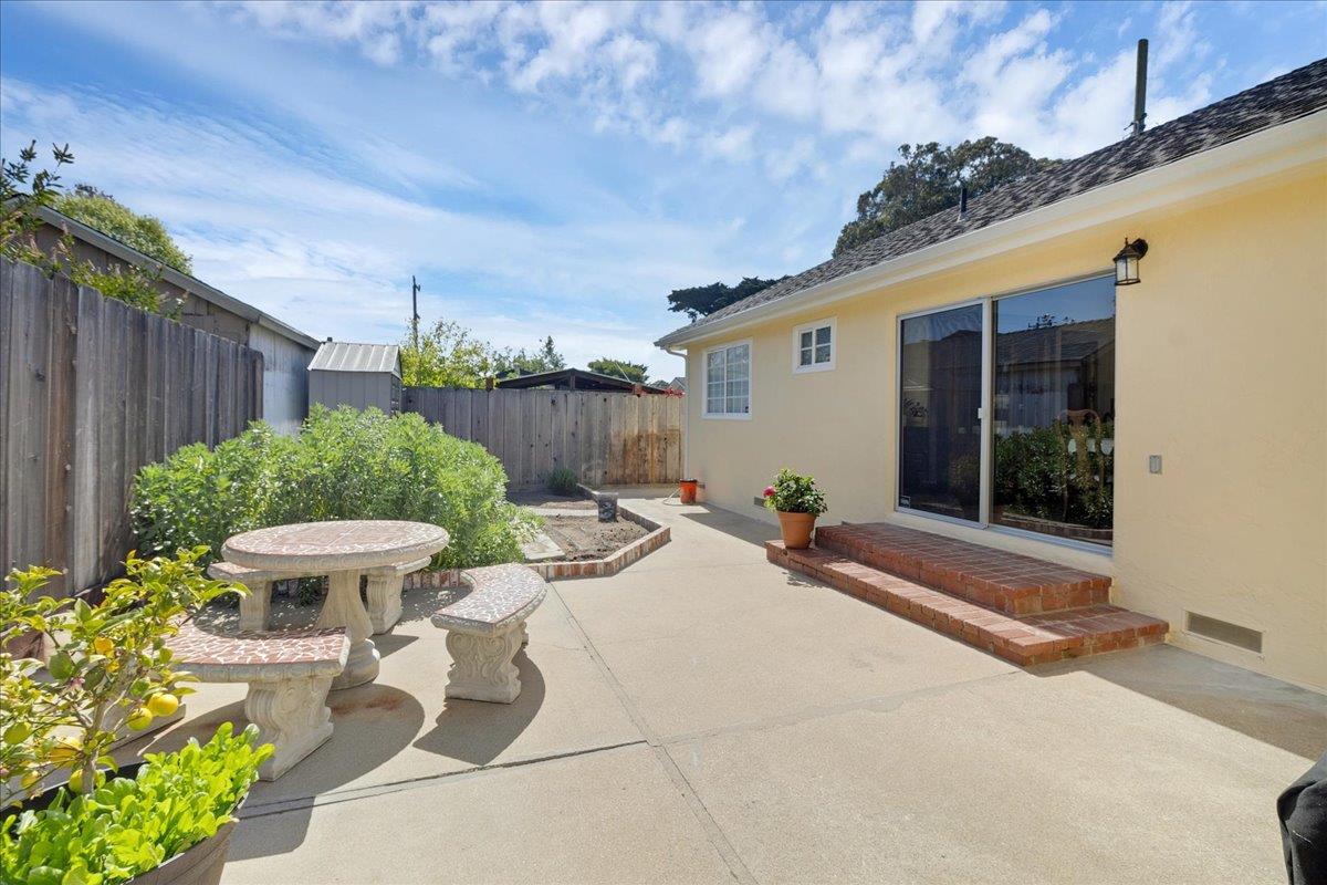 Detail Gallery Image 25 of 34 For 670 Van Buren Cir, Monterey,  CA 93940 - 3 Beds | 2 Baths