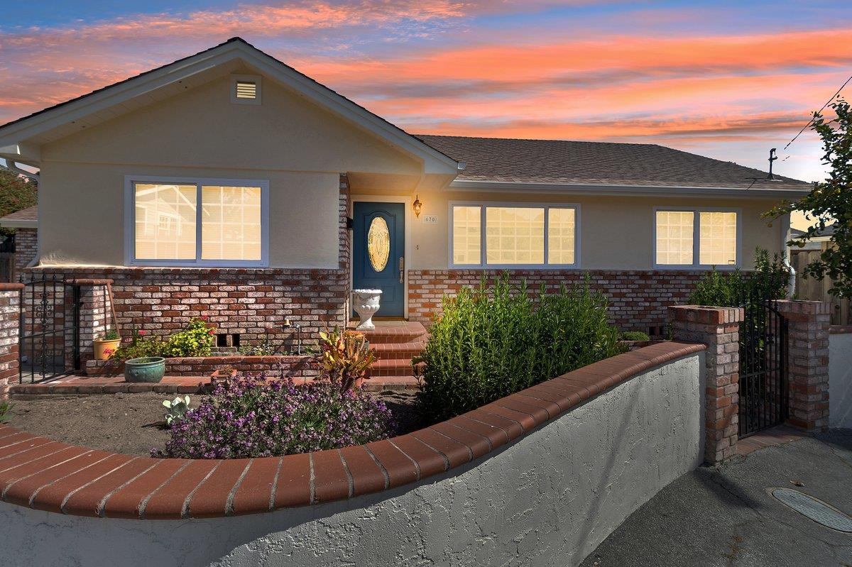 Detail Gallery Image 34 of 34 For 670 Van Buren Cir, Monterey,  CA 93940 - 3 Beds | 2 Baths