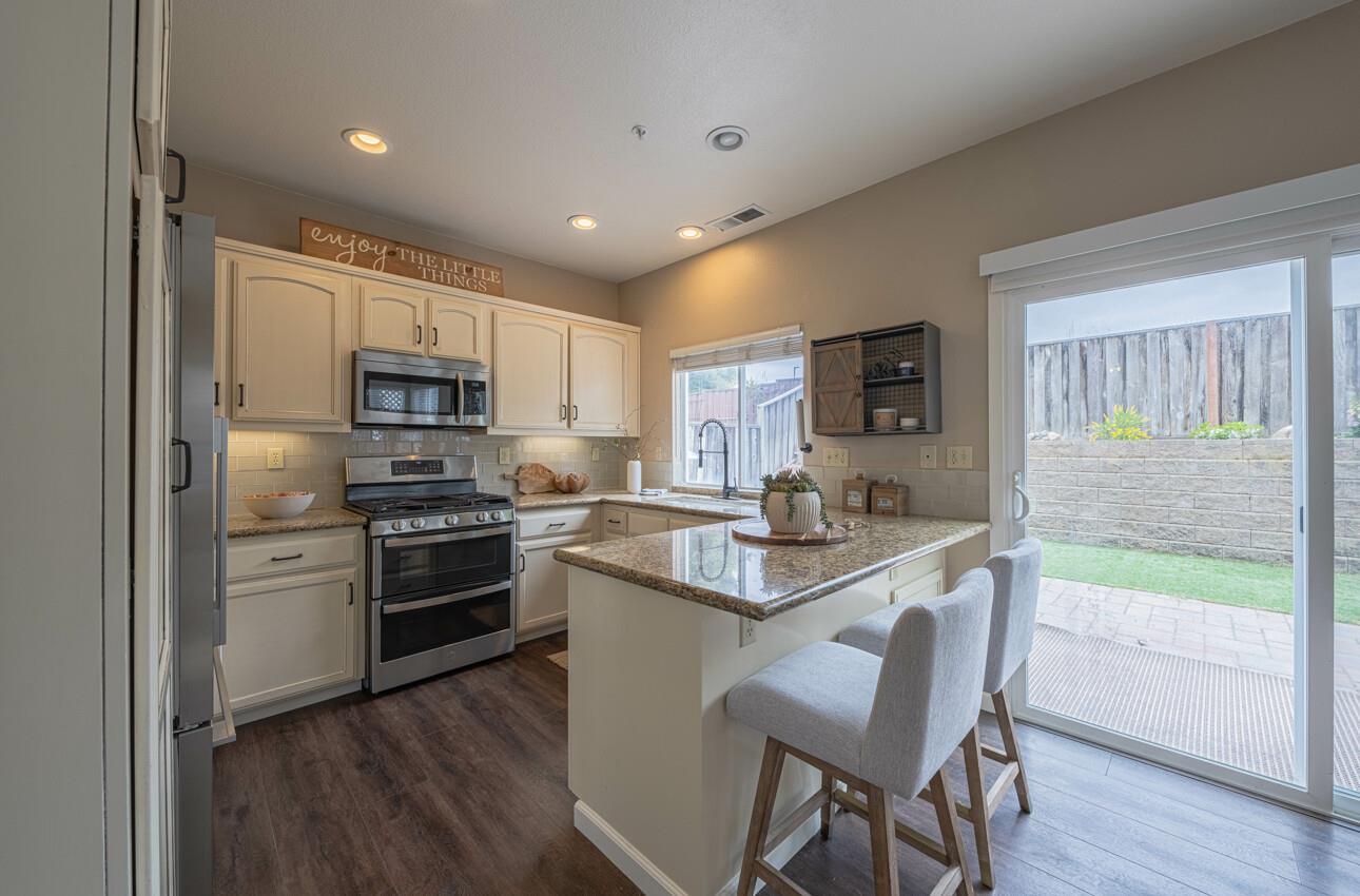Detail Gallery Image 12 of 39 For 18106 Stonehaven, Salinas,  CA 93908 - 3 Beds | 2/1 Baths