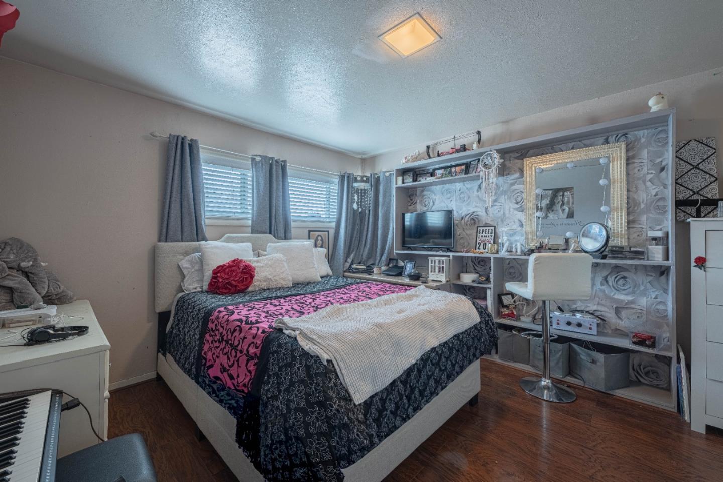 Detail Gallery Image 16 of 29 For 335 Palma Dr, Salinas,  CA 93901 - 4 Beds | 2 Baths