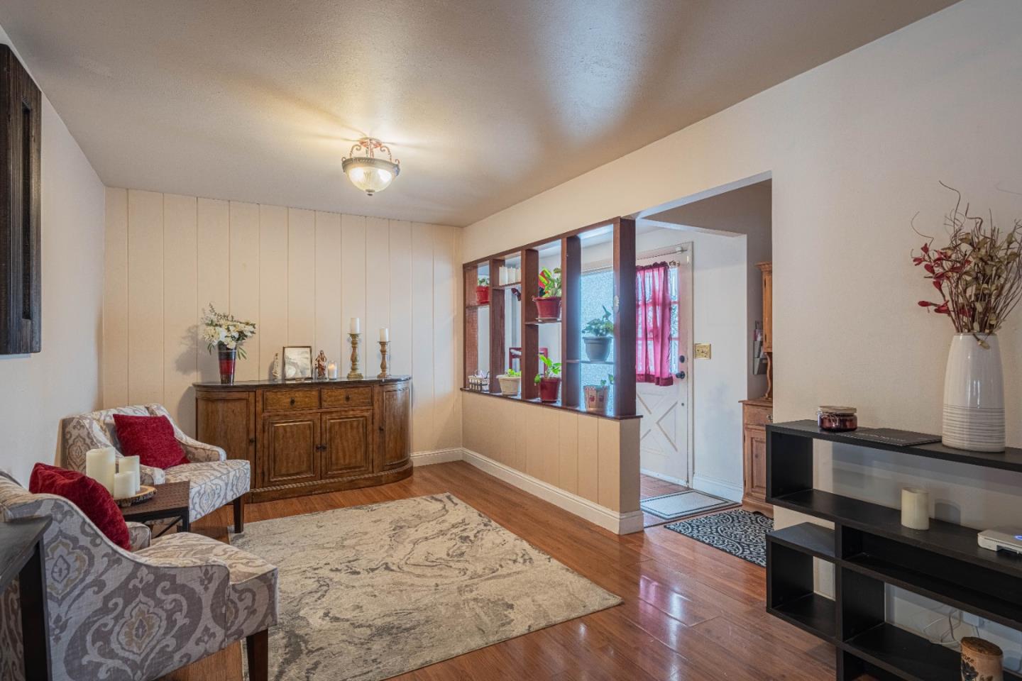Detail Gallery Image 3 of 29 For 335 Palma Dr, Salinas,  CA 93901 - 4 Beds | 2 Baths