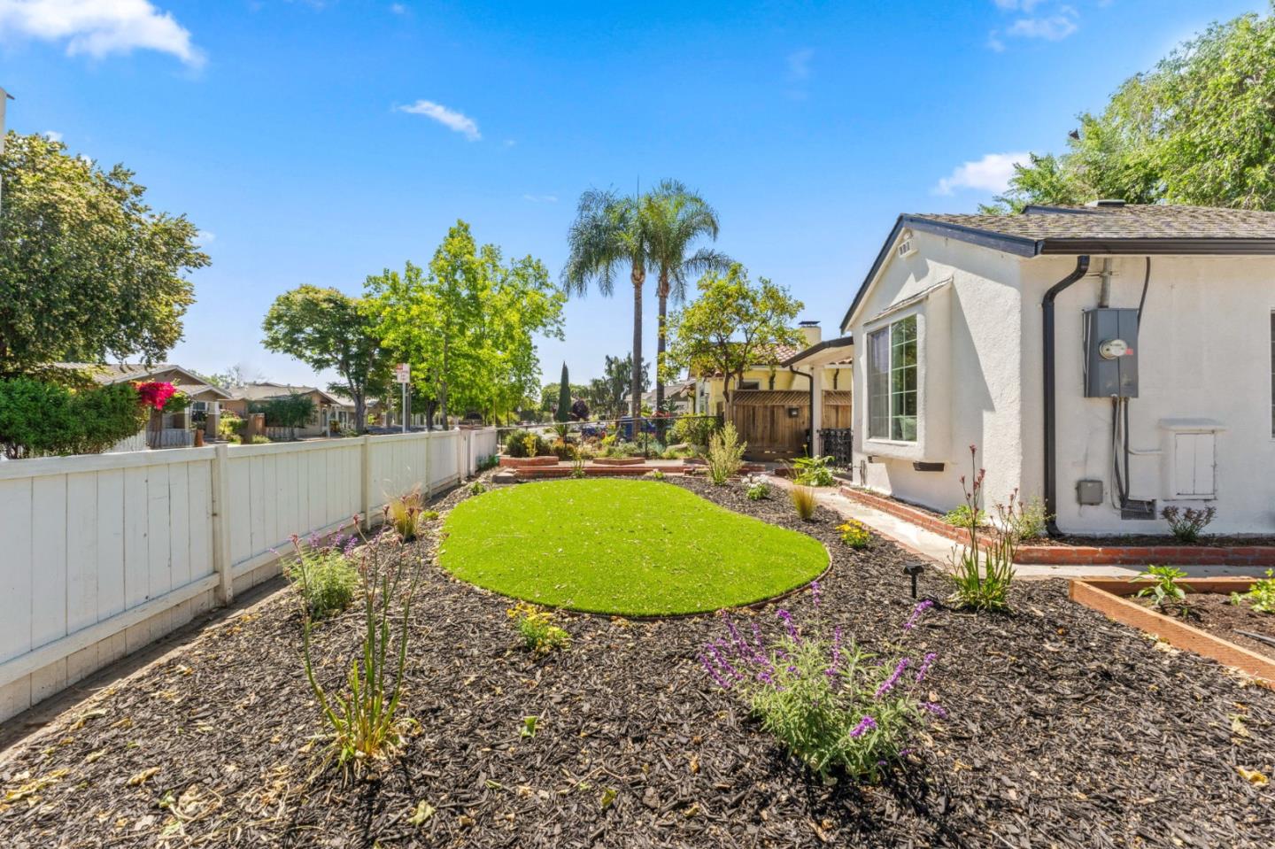 Detail Gallery Image 4 of 36 For 195 N 24th St, San Jose,  CA 95116 - 4 Beds | 2 Baths