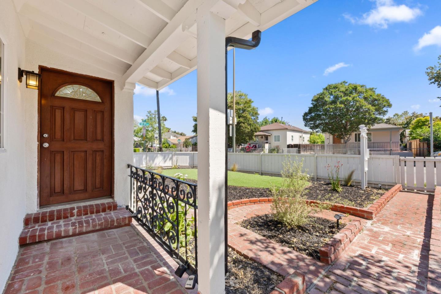 Detail Gallery Image 5 of 36 For 195 N 24th St, San Jose,  CA 95116 - 4 Beds | 2 Baths
