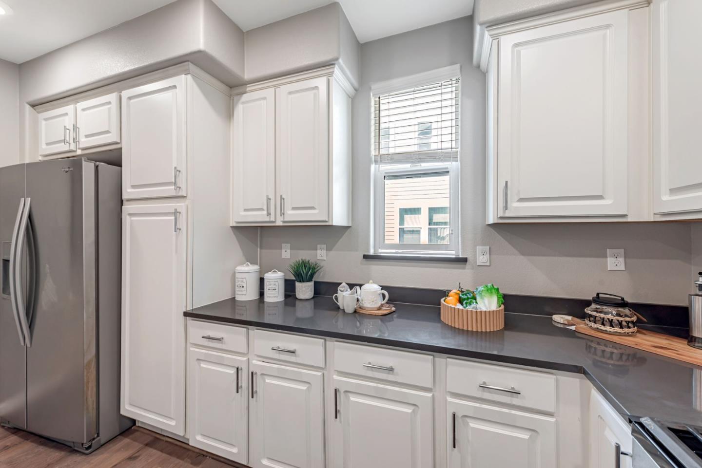 Detail Gallery Image 11 of 48 For 1460 Lavender Loop, Milpitas,  CA 95035 - 3 Beds | 2/1 Baths