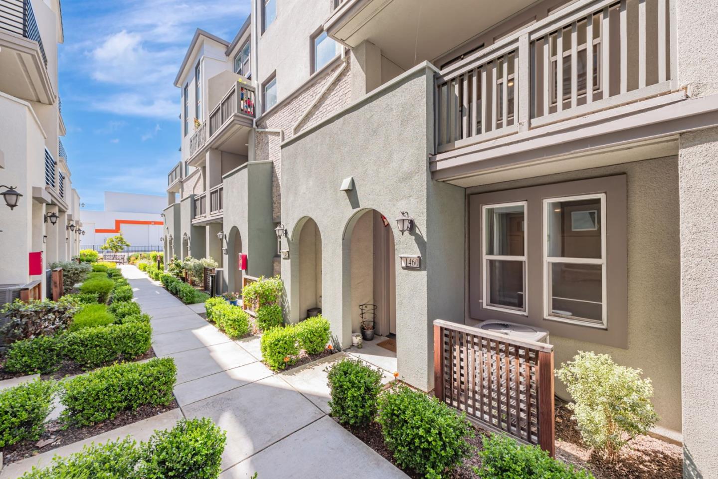 Detail Gallery Image 2 of 48 For 1460 Lavender Loop, Milpitas,  CA 95035 - 3 Beds | 2/1 Baths