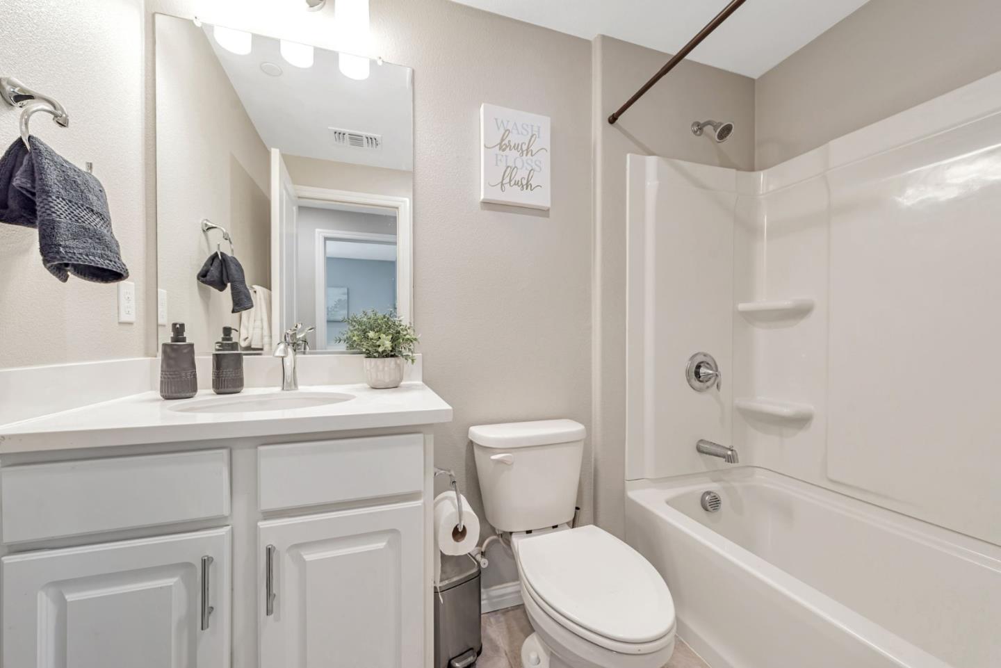 Detail Gallery Image 29 of 48 For 1460 Lavender Loop, Milpitas,  CA 95035 - 3 Beds | 2/1 Baths