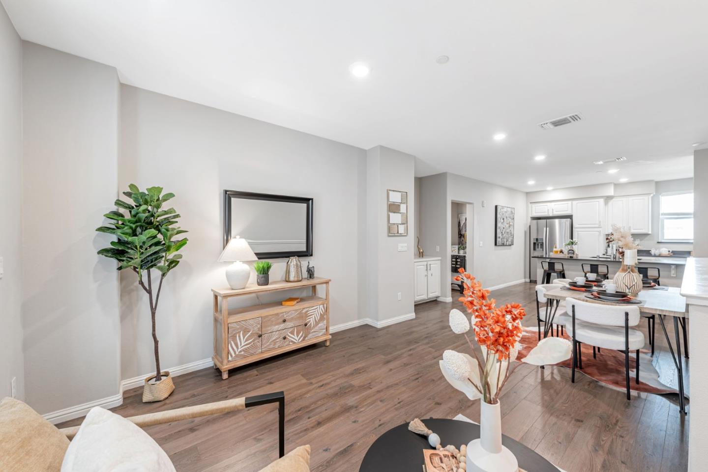 Detail Gallery Image 8 of 48 For 1460 Lavender Loop, Milpitas,  CA 95035 - 3 Beds | 2/1 Baths