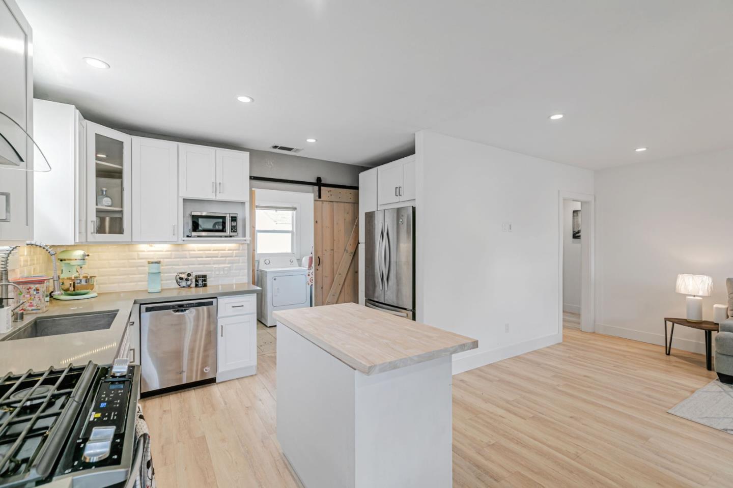 Detail Gallery Image 16 of 40 For 385 Edwards Ave, San Jose,  CA 95110 - 2 Beds | 1 Baths