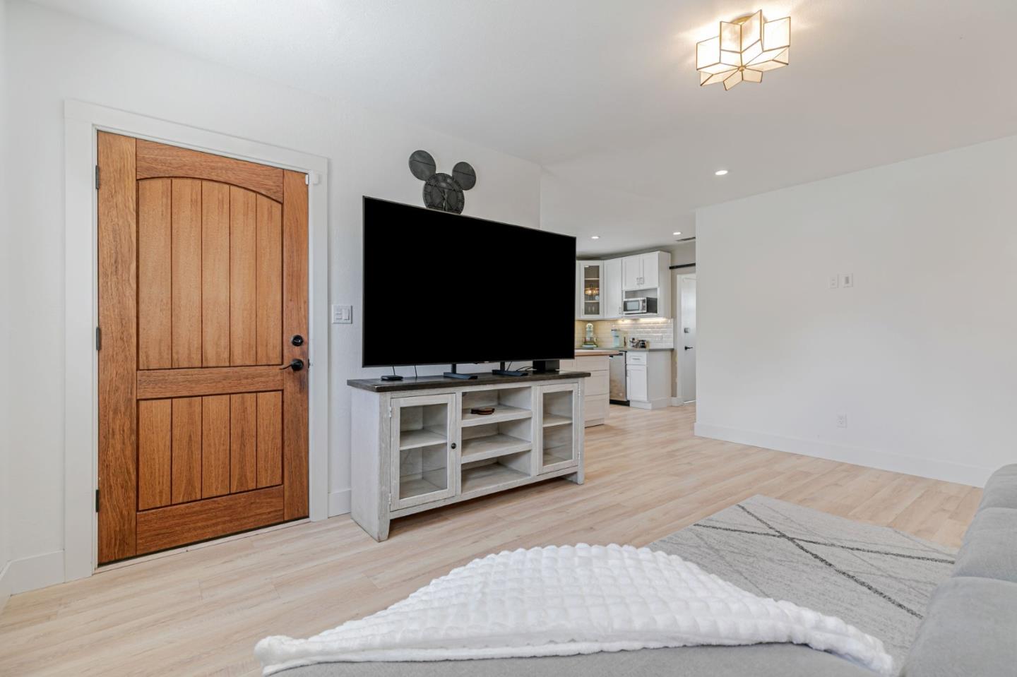 Detail Gallery Image 8 of 40 For 385 Edwards Ave, San Jose,  CA 95110 - 2 Beds | 1 Baths