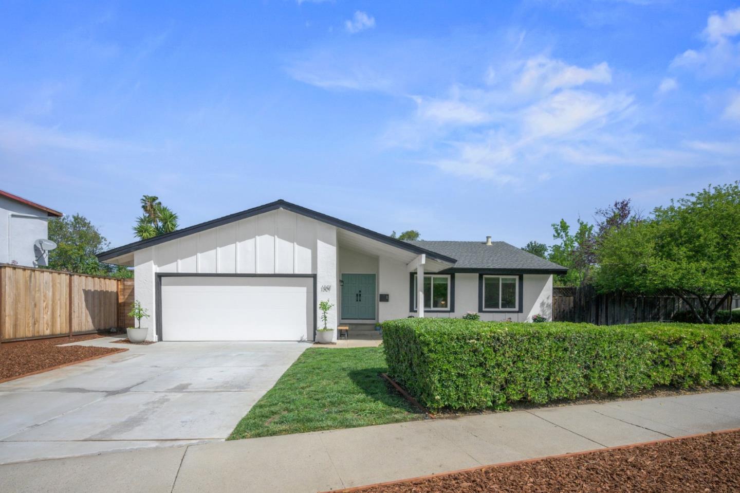 Detail Gallery Image 2 of 52 For 1301 Crossgates Ln, San Jose,  CA 95120 - 3 Beds | 2 Baths