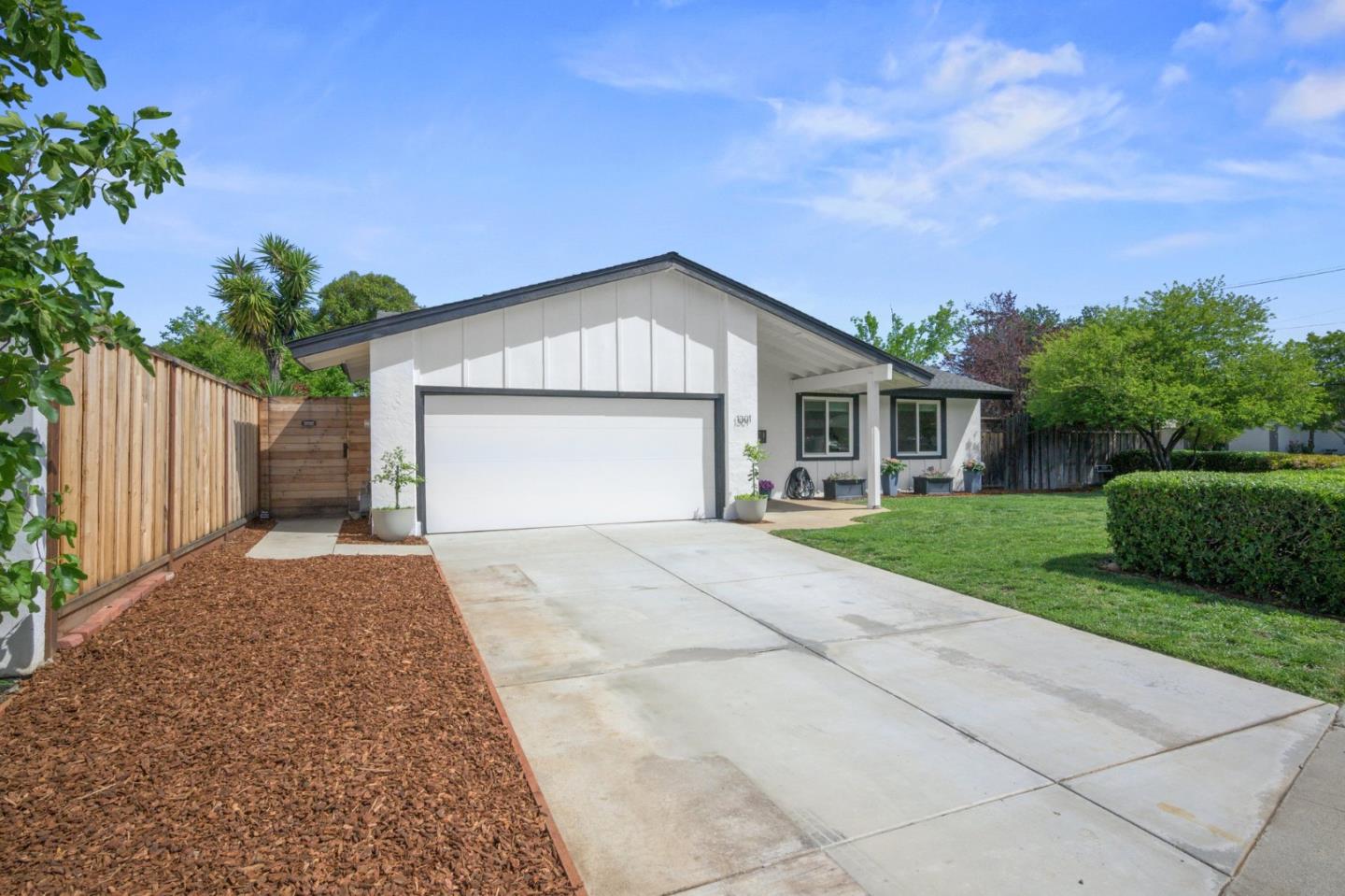 Detail Gallery Image 5 of 52 For 1301 Crossgates Ln, San Jose,  CA 95120 - 3 Beds | 2 Baths