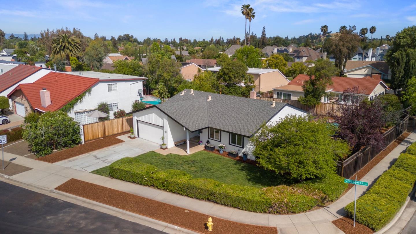 Detail Gallery Image 6 of 52 For 1301 Crossgates Ln, San Jose,  CA 95120 - 3 Beds | 2 Baths