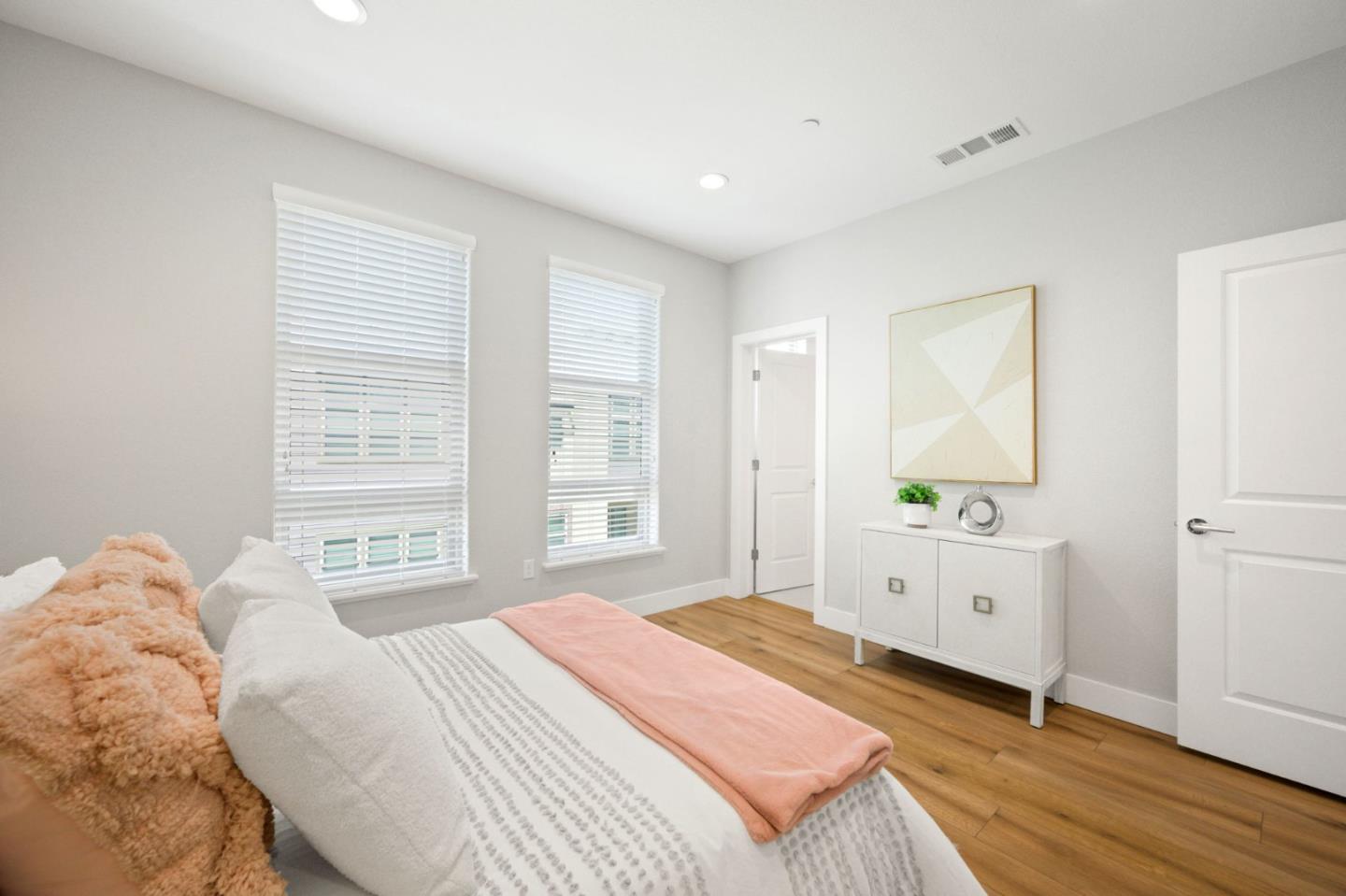 Detail Gallery Image 21 of 39 For 361 Montague Expy, Milpitas,  CA 95035 - 3 Beds | 3/2 Baths