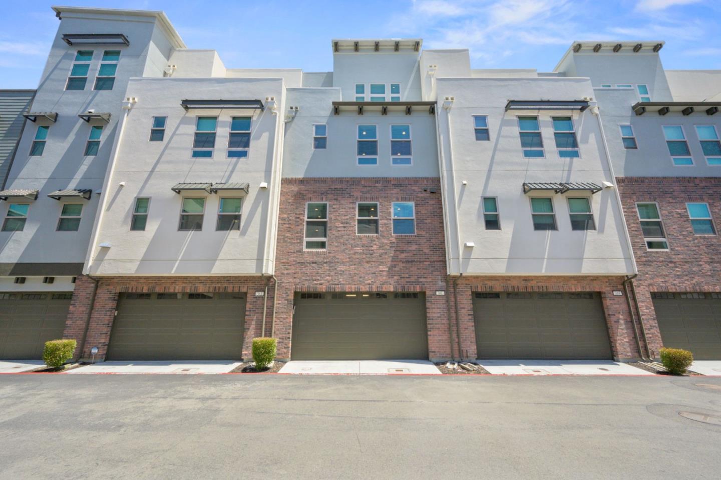 Detail Gallery Image 34 of 39 For 361 Montague Expy, Milpitas,  CA 95035 - 3 Beds | 3/2 Baths