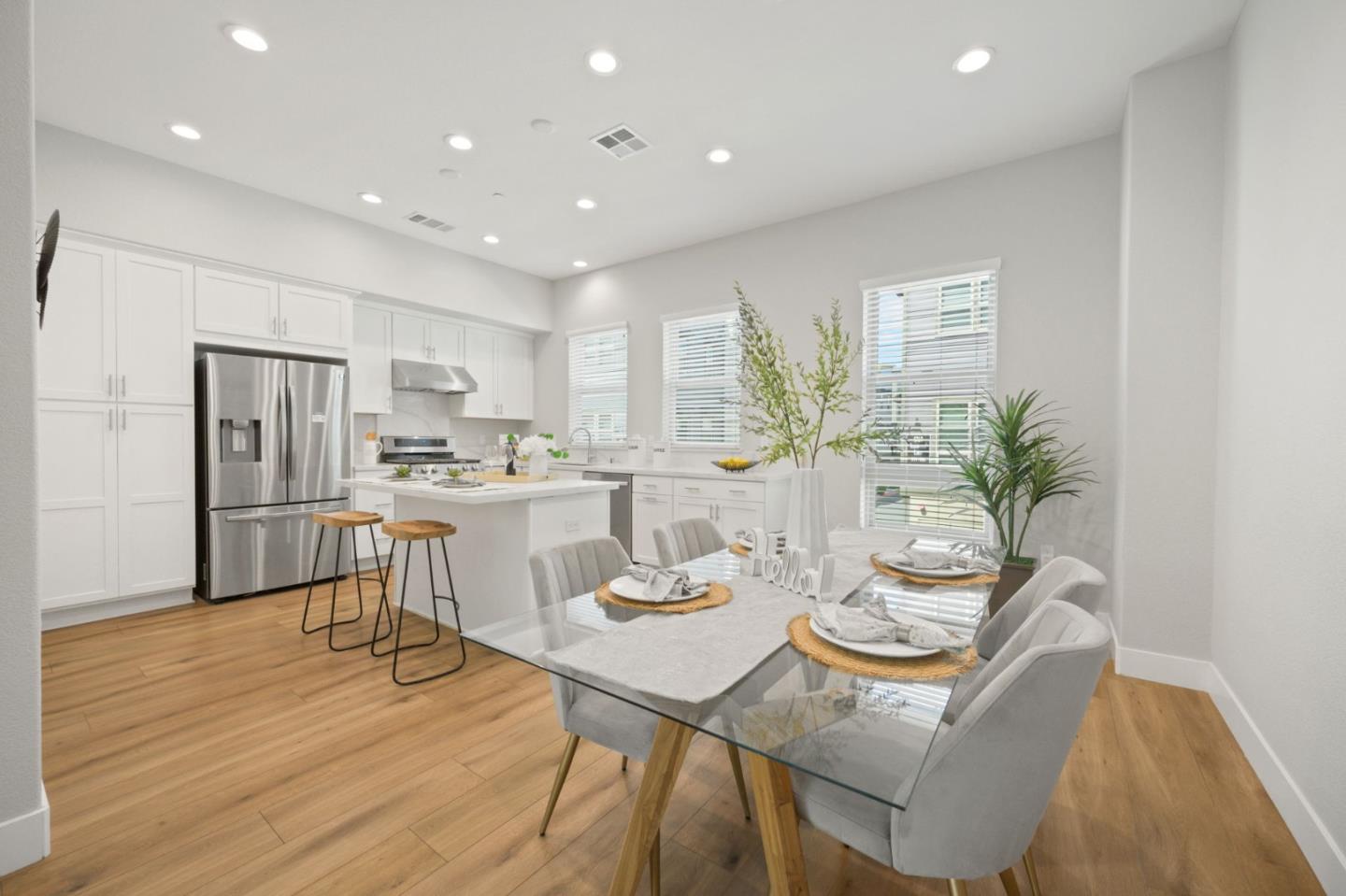 Detail Gallery Image 6 of 39 For 361 Montague Expy, Milpitas,  CA 95035 - 3 Beds | 3/2 Baths