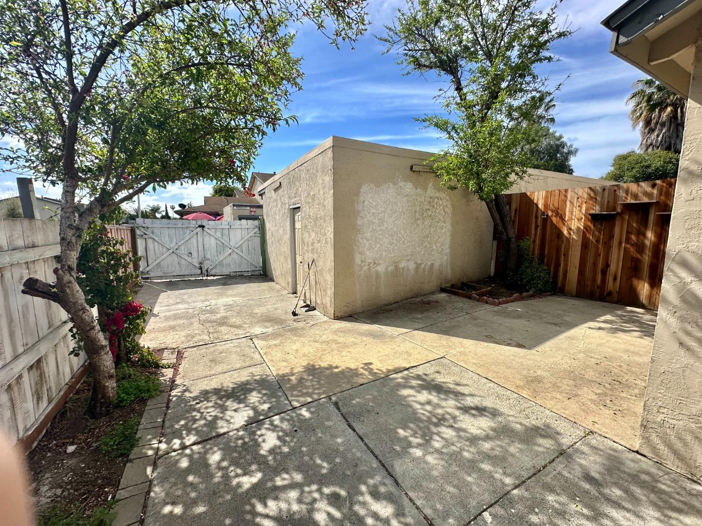 Detail Gallery Image 14 of 18 For 497 Papaya Ct, San Jose,  CA 95111 - 2 Beds | 1 Baths