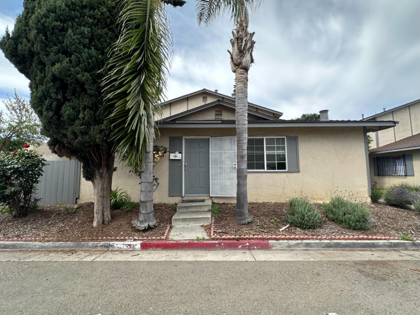 Detail Gallery Image 2 of 18 For 497 Papaya Ct, San Jose,  CA 95111 - 2 Beds | 1 Baths