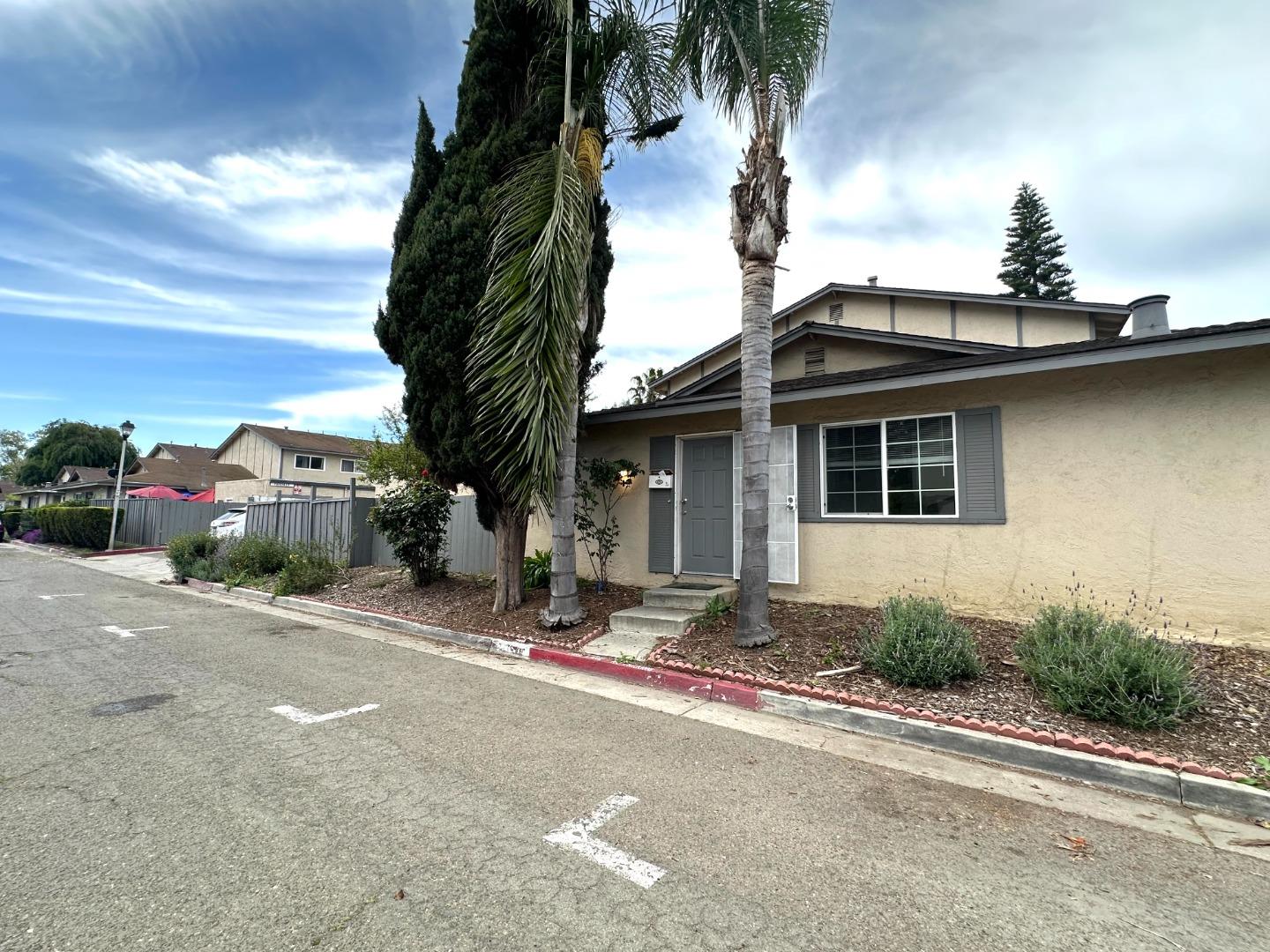 Detail Gallery Image 3 of 18 For 497 Papaya Ct, San Jose,  CA 95111 - 2 Beds | 1 Baths
