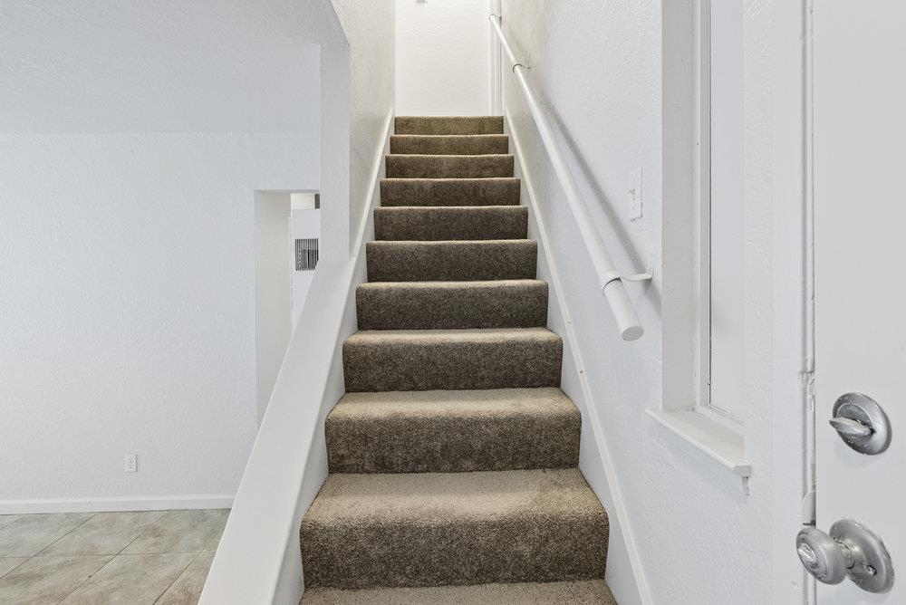 Detail Gallery Image 17 of 46 For 918 Acosta Plz #70,  Salinas,  CA 93905 - 4 Beds | 1/1 Baths
