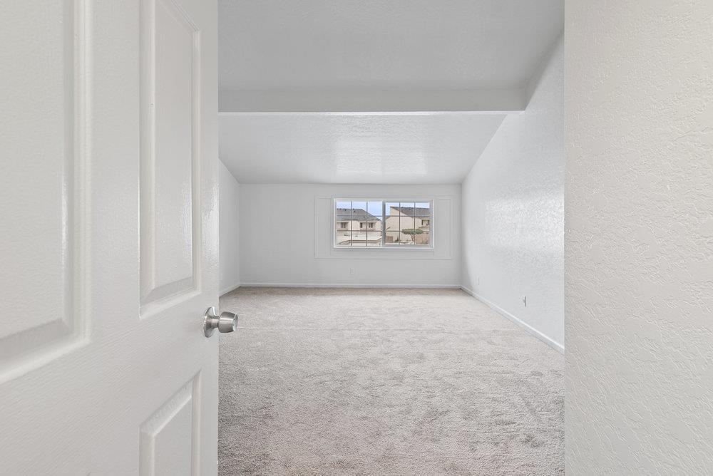 Detail Gallery Image 18 of 46 For 918 Acosta Plz #70,  Salinas,  CA 93905 - 4 Beds | 1/1 Baths