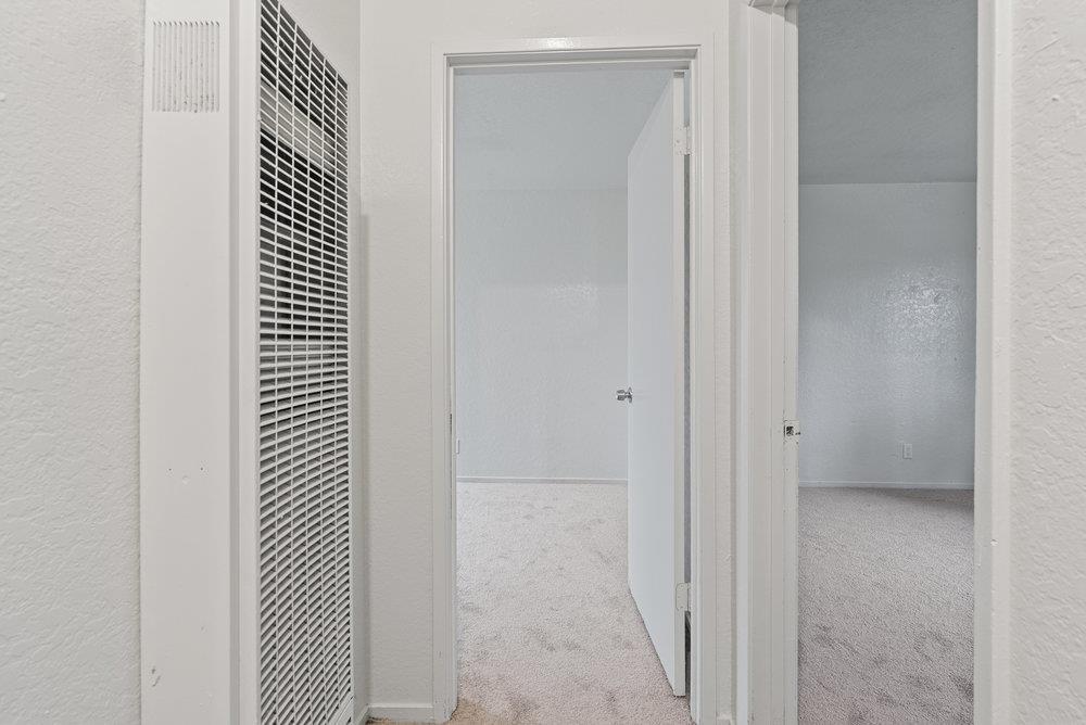 Detail Gallery Image 25 of 46 For 918 Acosta Plz #70,  Salinas,  CA 93905 - 4 Beds | 1/1 Baths