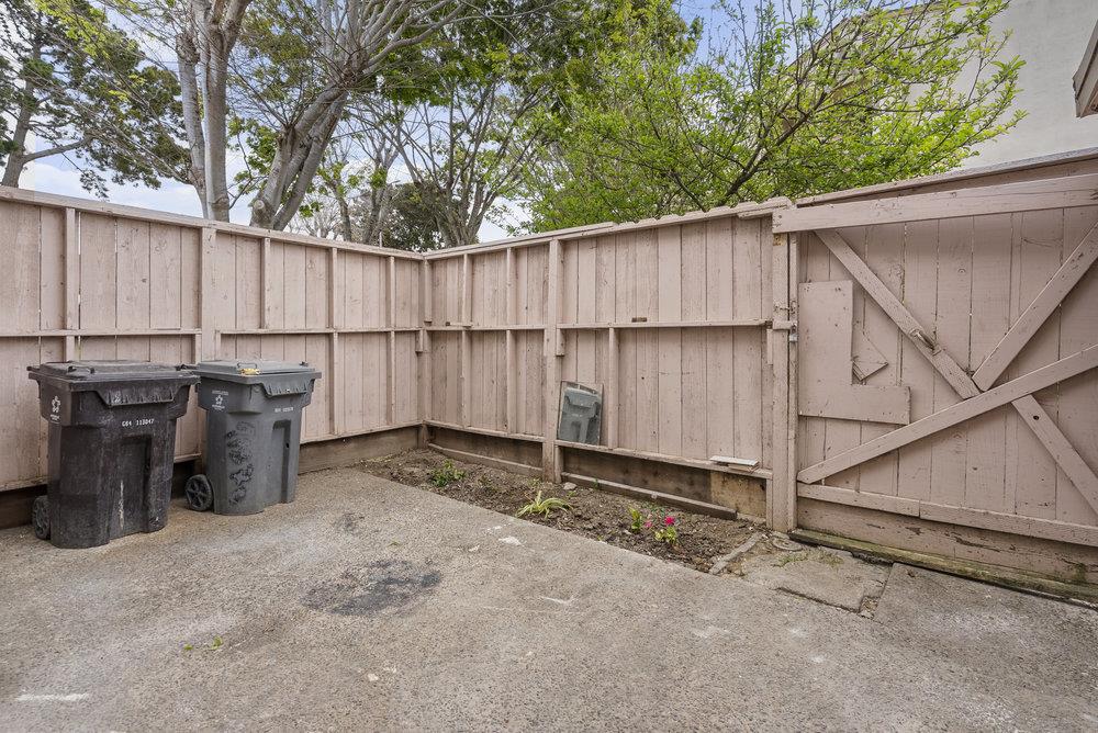 Detail Gallery Image 31 of 46 For 918 Acosta Plz #70,  Salinas,  CA 93905 - 4 Beds | 1/1 Baths