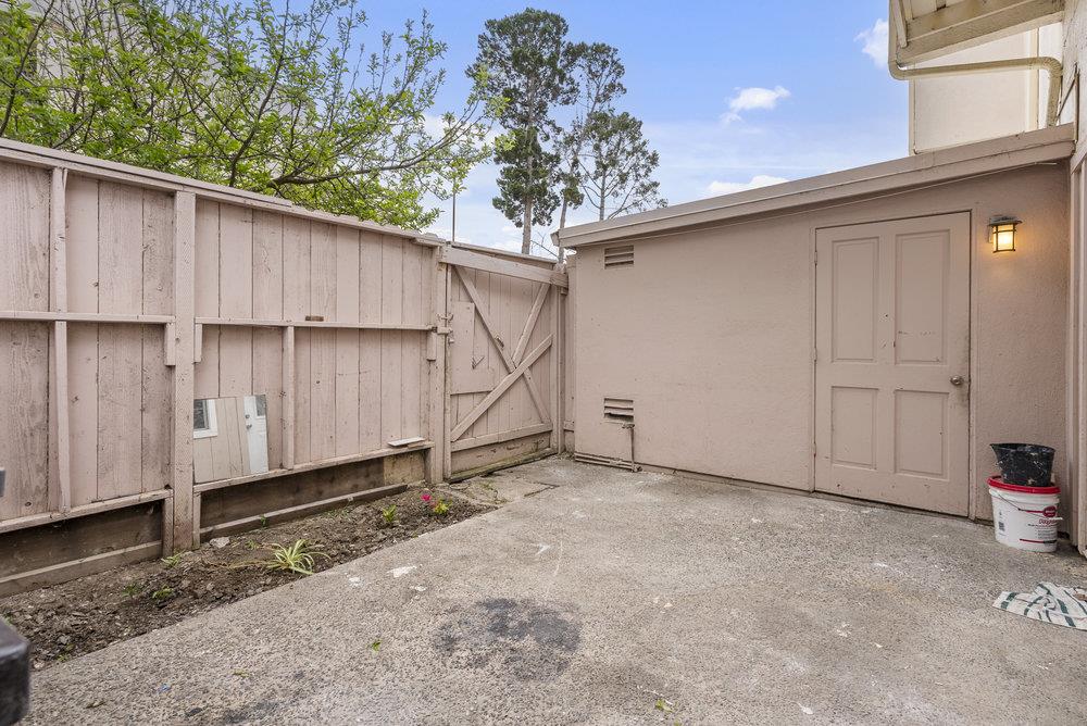 Detail Gallery Image 32 of 46 For 918 Acosta Plz #70,  Salinas,  CA 93905 - 4 Beds | 1/1 Baths