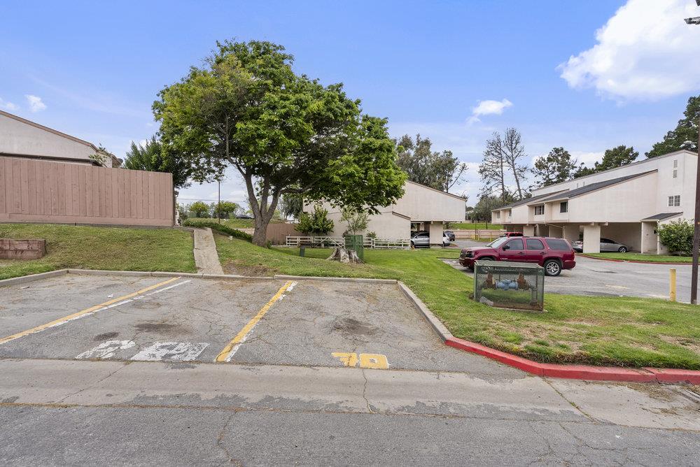 Detail Gallery Image 34 of 46 For 918 Acosta Plz #70,  Salinas,  CA 93905 - 4 Beds | 1/1 Baths